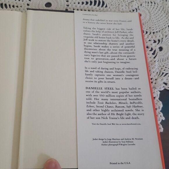 💚3/$20 Vintage Book - "The House" by Danielle Steele (2006) - Picture 8 of 10